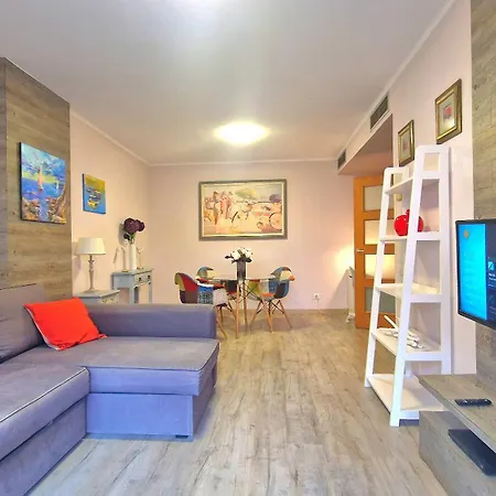 Апартаменты Bonito Go2lloret *